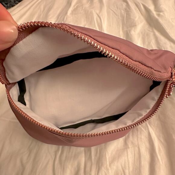 Oak and Reed Adjustable Belt Bag Rose Gold Fanny Pack Small Purse Convenient - Picture 3 of 4